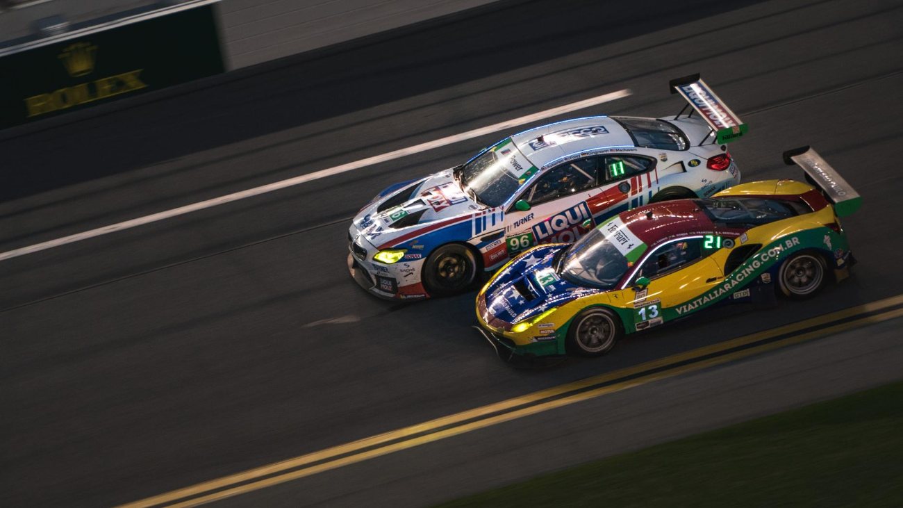 A very American BMW M6 GT3 clashes with an extremely Brazilian Ferrari 488 GT3.