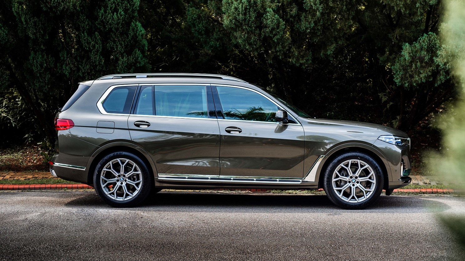 BMW X7 xDrive40i Pure Excellence CKD