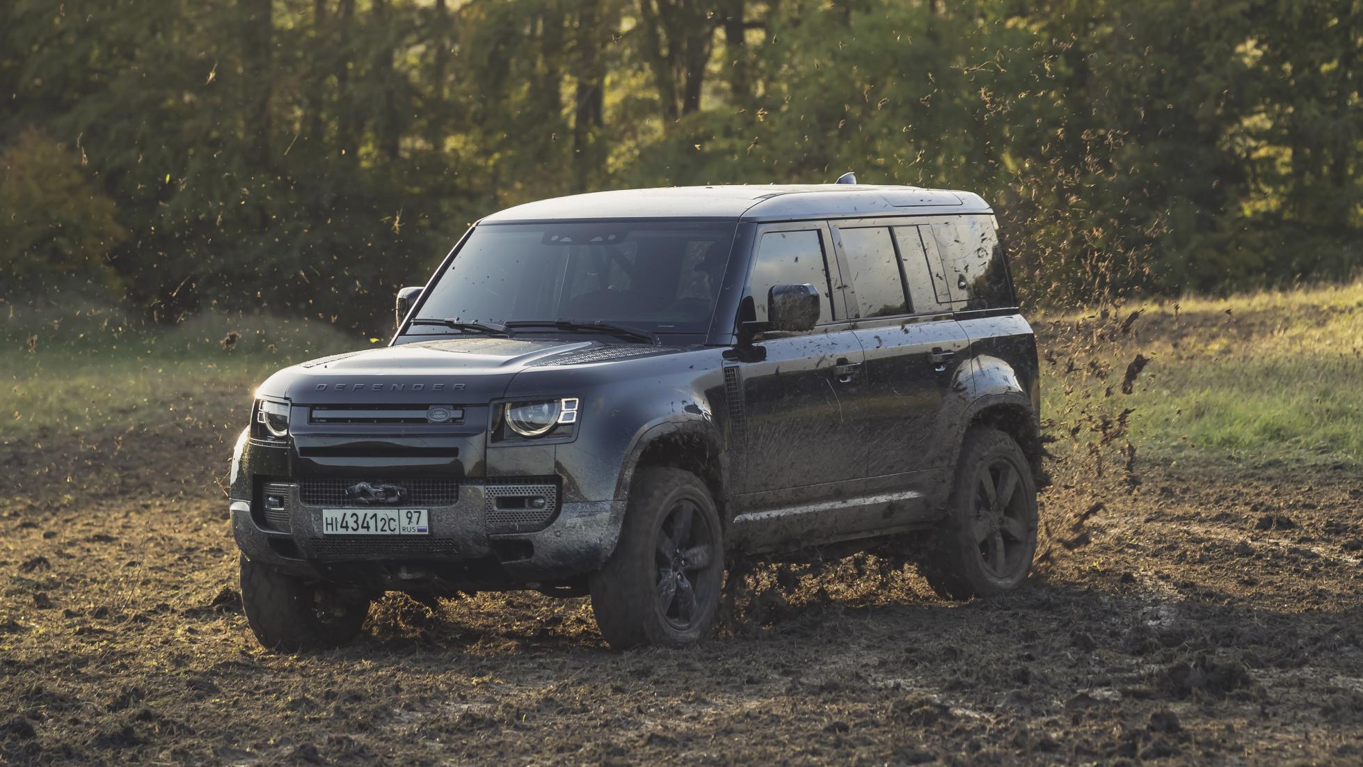 Check out these images of the new Defender in Bond