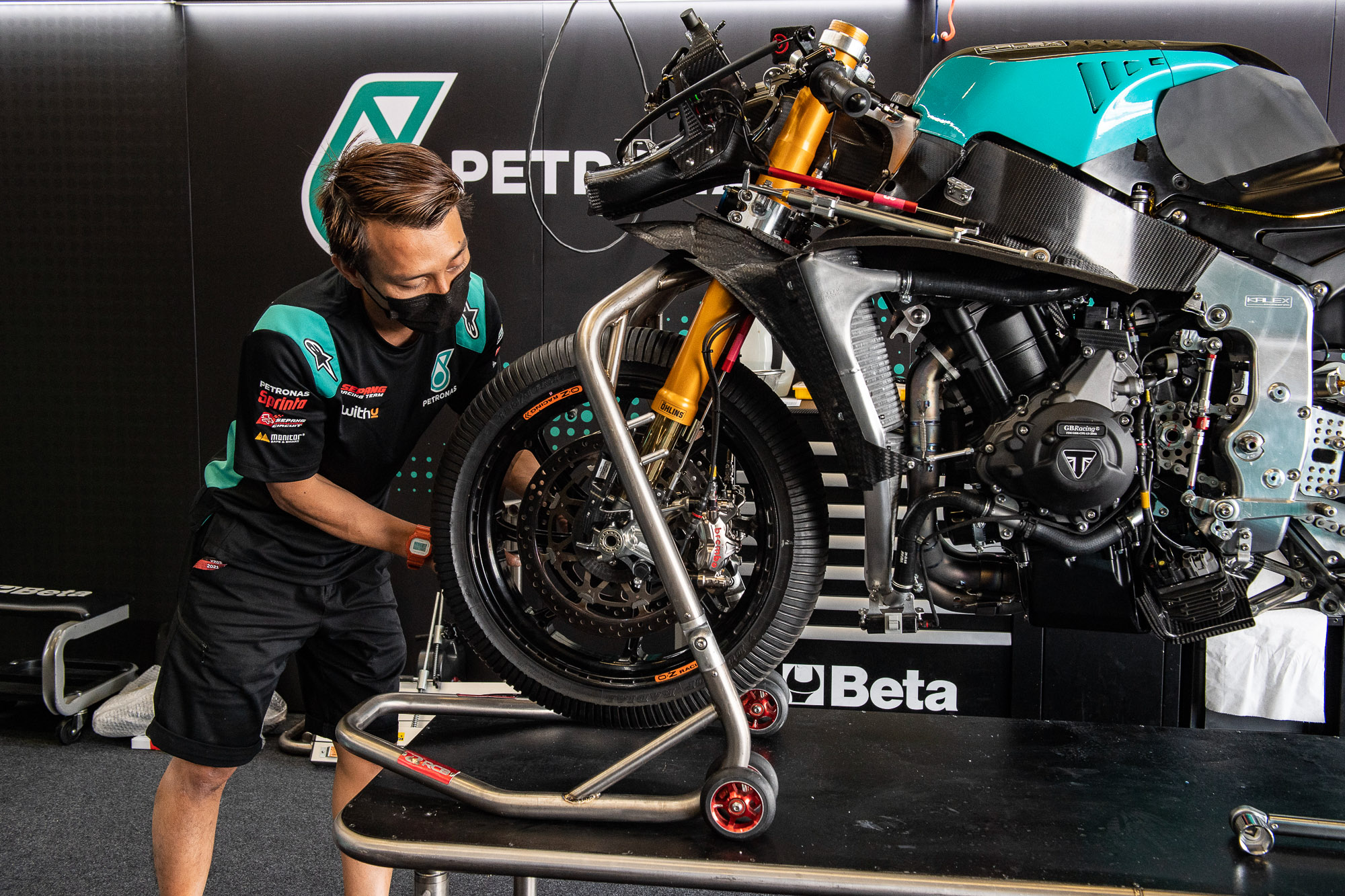 habib petronas srt moto2 motogp mechanic 2021