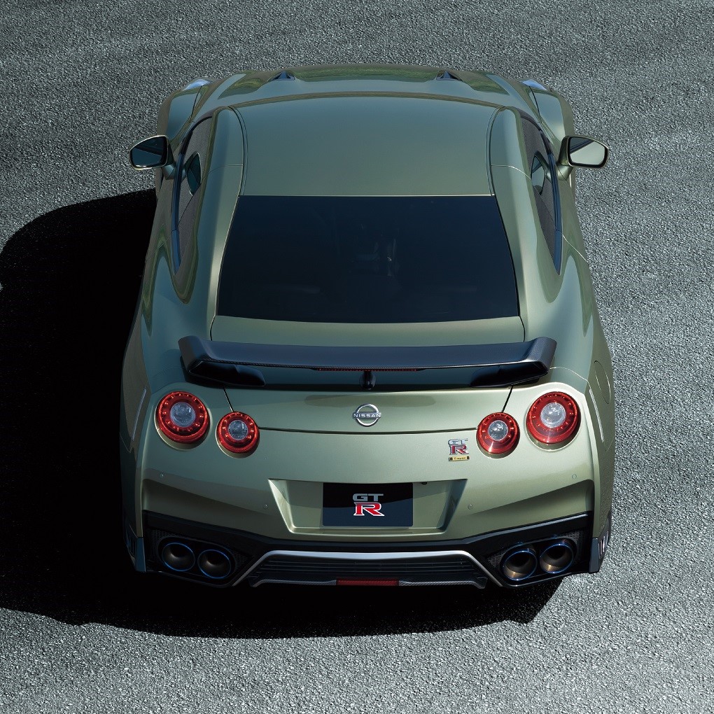 Nissan GT-R Premium Edition T-Spec rear