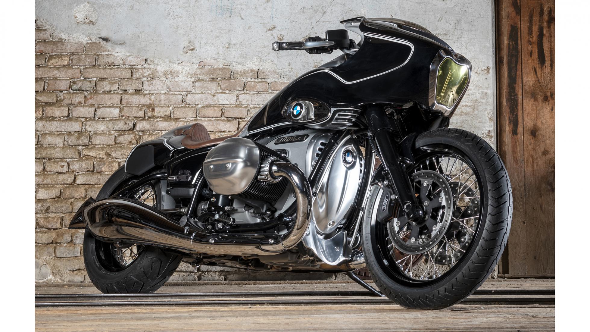 This one-off BMW R18 looks straight out of Sin City