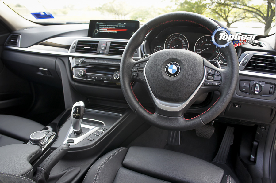 BMW 330e Sport 13