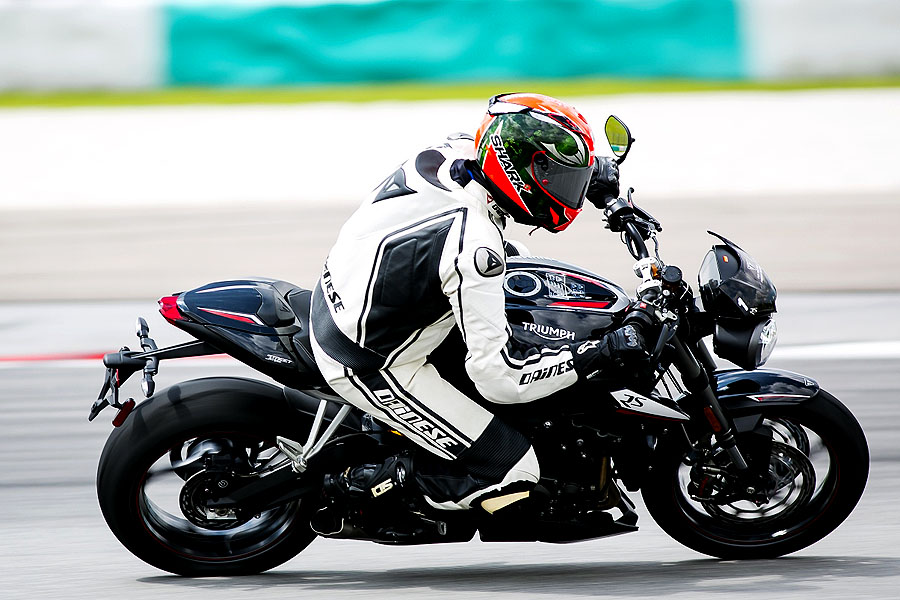 The Street Triple RS in action 3