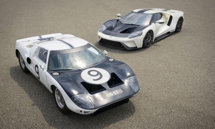 ford gt 64 heritage edition with 1964 prototype